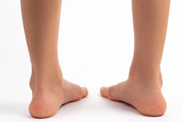 小孩走路常跌倒?醫生說可以訂製鞋墊來改善...