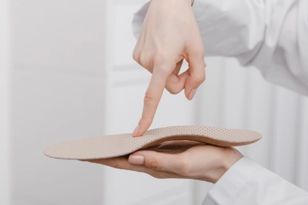 扁平足真的可以靠「矯正鞋墊」來矯正嗎？