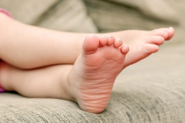 小孩子為何總是常跌倒？